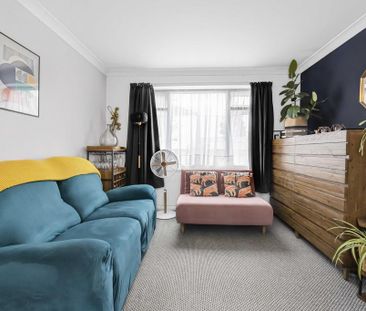 2 bedroom ground floor flat to rent - Photo 3