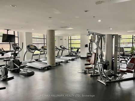 Showcase Lofts - Photo 3