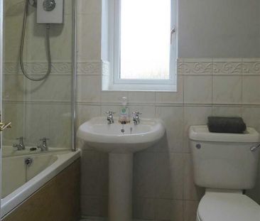 2 bedroom semi-detached house to rent - Photo 6