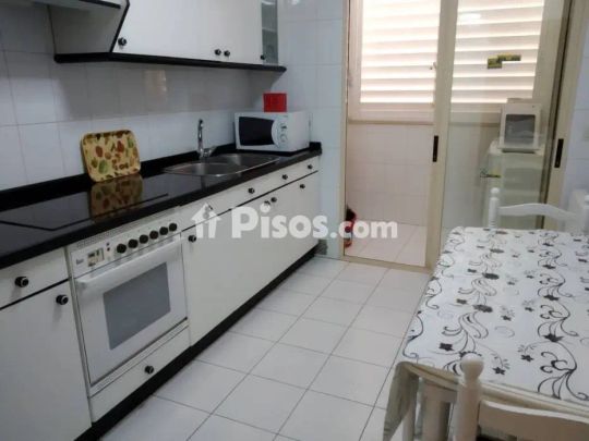 Piso en alquiler en Centro - Photo 1