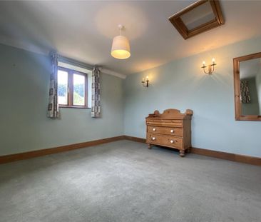4 bedroom semi-detached house to rent - Photo 2