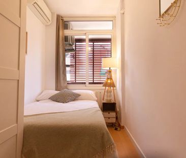 Carrer de Rocafort, Barcelona, Catalonia 08029 - Photo 4