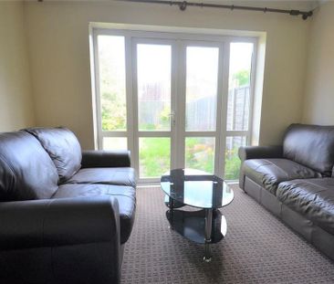5 bedroom end of terrace house to rent - Photo 1