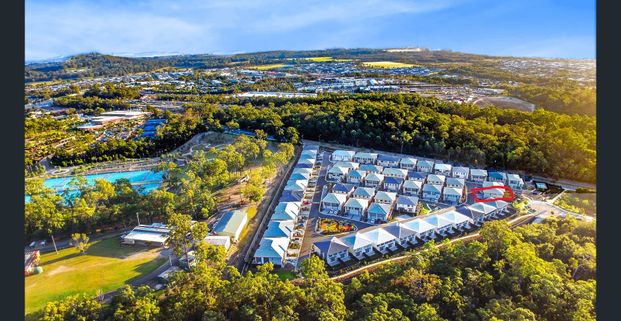 Opportunity awaits - Beautiful setting and comfort (Don't miss out) - Photo 1