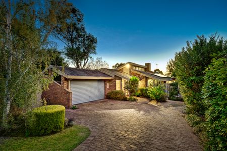 30 Everton Grove, Surrey Hills VIC 3127 - House For Rent | Domain - Photo 5