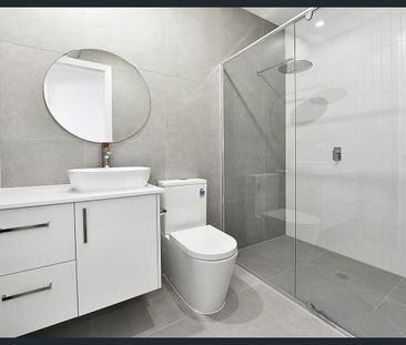 Stylish Thornbury Living - Photo 4