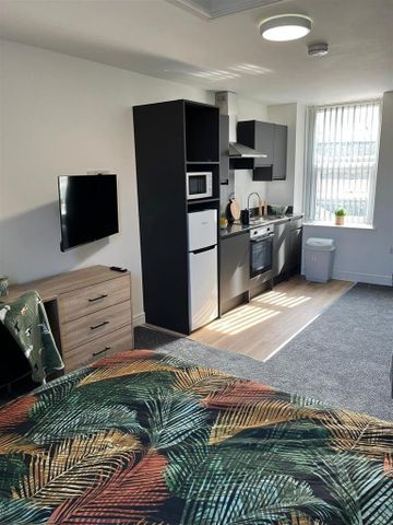 1 bedroom private hall to rent - Photo 3