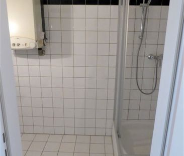 Provisionsfrei: Unbefristeter 59m² Altbau mit 2 Zimmern und Lift - ... - Photo 2