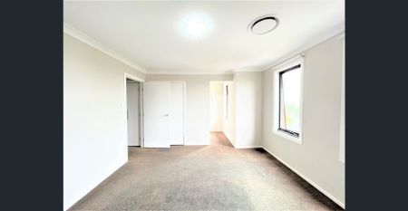 Spacious Double storey 4 Bedroom Large House - Photo 4