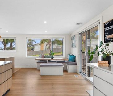 Great family home with superb coastal views! - Photo 4