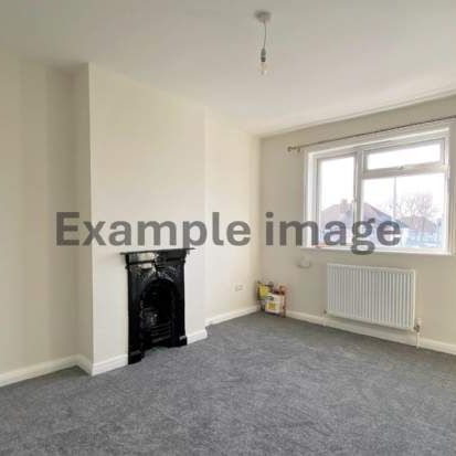 2 bedroom property to rent in Sutton - Photo 1