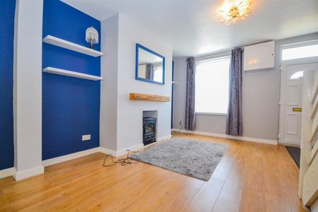 3 bedroom terraced house to rent - Photo 2