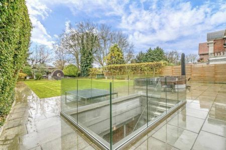 5 bedroom detached house to rent - Photo 4