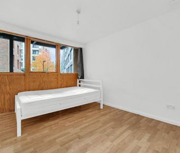 3 bedroom flat to rent - Photo 5