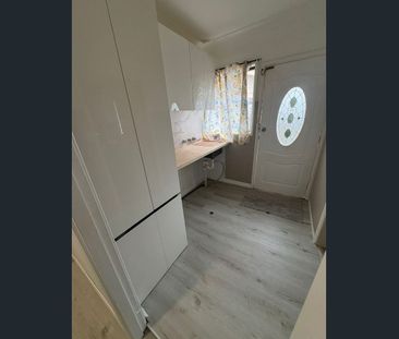 '' Beautiful Family Home For Rent'' - Photo 3