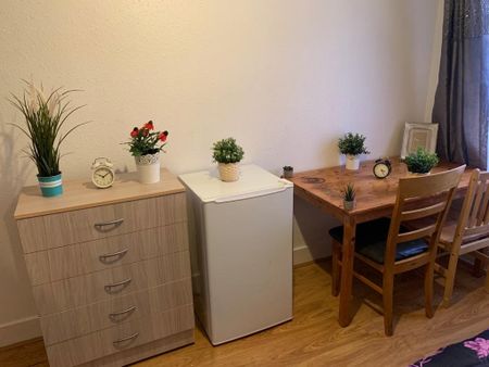 Room in a Shared House, Hornsey Park Road, N8 - Photo 2