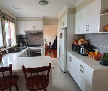Mount Waverley - Photo 3