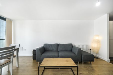 1 Bed Flat, Proton Tower, E14 - Photo 4
