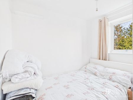 2 Bedroom Semi-Detached House - Photo 4