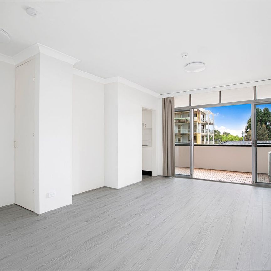 North-East Facing Apartment in a Prime Chatswood Location - Photo 1