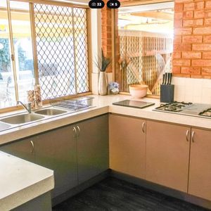 Perfectly Positioned - Photo 2