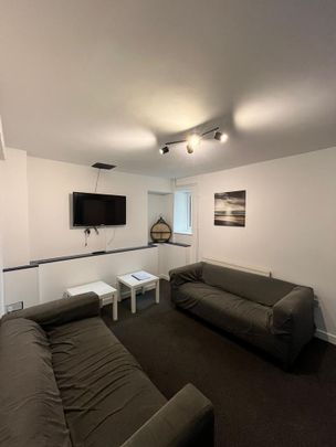 4 bedroom terraced house to rent - Photo 1