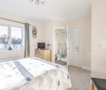 2 bedroom terraced house to rent - Photo 3