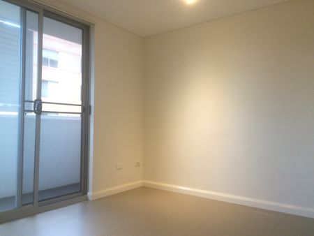 Premier Location Studio For lease!!!! - Photo 2