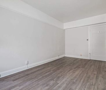 1 Bedroom - Photo 3
