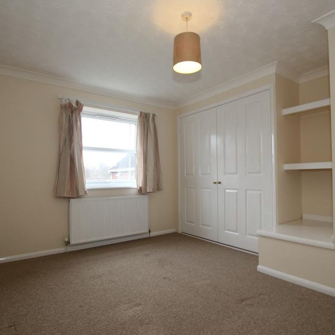 2 bedroom end of terrace house to rent - Photo 1