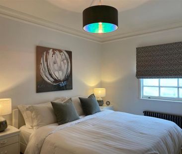 3 bedroom flat to rent - Photo 3