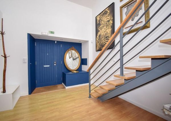 2 Bedroom House with a terrace, Paço de Arcos, Oeiras