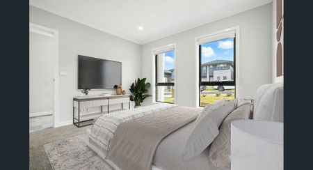 &quest; Spacious Family Home with Premium Comfort & Style - Photo 5