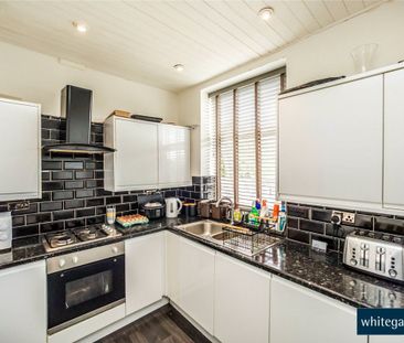 Carlton House Terrace, Halifax, HX1 - Photo 2