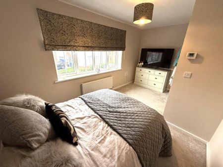 3 bedroom semi-detached house to rent - Photo 4