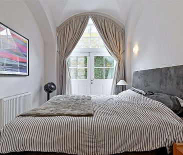 Welcome to this impeccably finished duplex apartment, where every d... - Photo 4