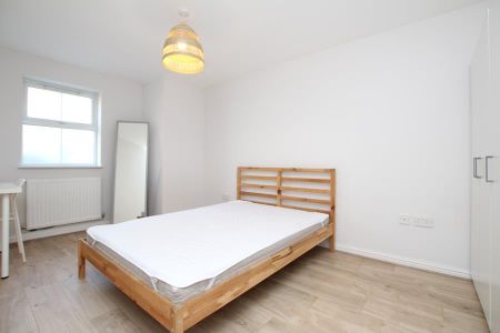 6 bedroom end of terrace house to rent - Photo 4