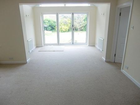 Seafield Road Rustington West Sussex - Photo 3