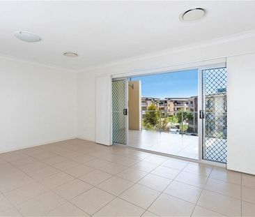 2 bedrooms, 2 bathrooms, 1 car space, 2 balconies, Air Con, Pool, B... - Photo 1