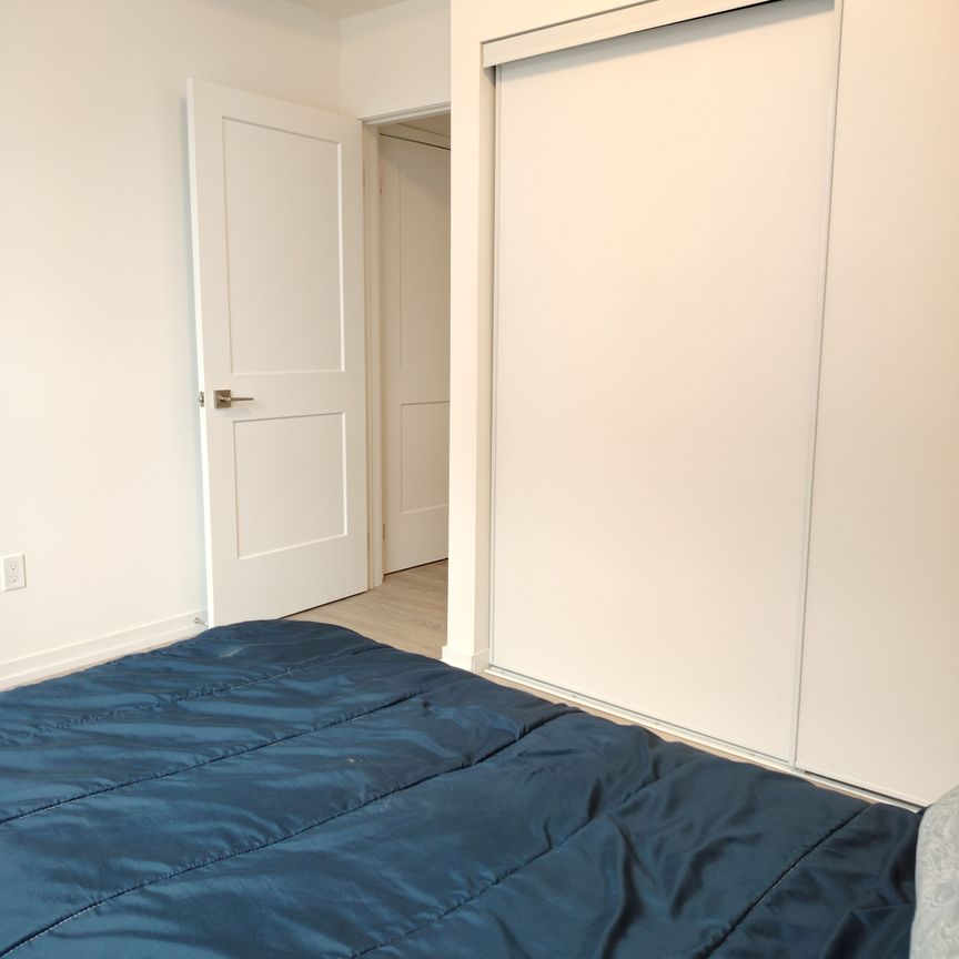 For Lease - 20 Lytham Green Circle, Newmarket, Ontario - Photo 1