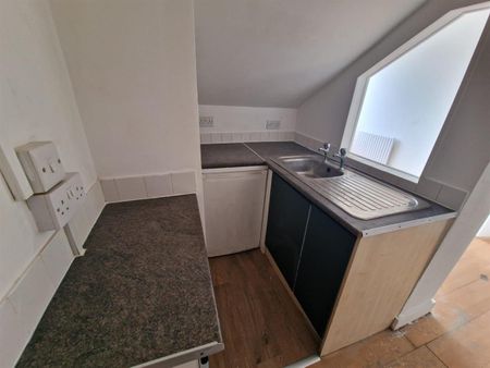 Whingate, Leeds - Photo 3