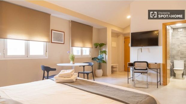 madrid, Community of Madrid 28013 - Photo 1