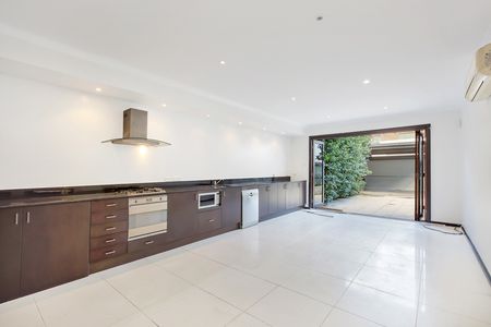 27 Myrtle Street, Chippendale NSW 2008 - House For Rent | Domain - Photo 2
