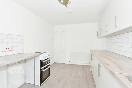 2 bedroom apartment to rent - Photo 3