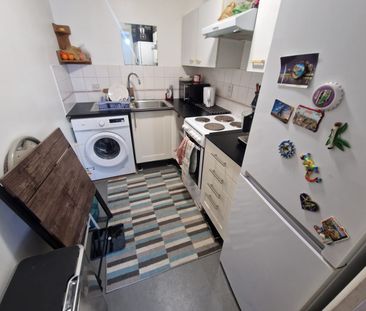 Studio Flat, Elmore Close, HA0 - Photo 3