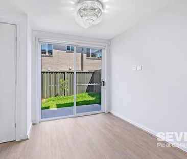 THREE BEDROOM TOWNHOUSE - Photo 6
