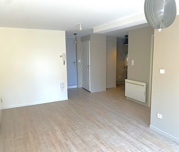 Location Appartement 2 pièces 43m² NEUVILLE SUR SAONE 69250 - Photo 4
