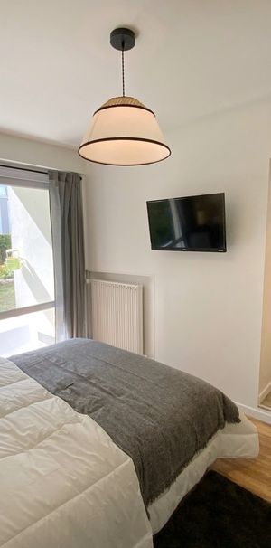 LOUIS BLANC Roommate 5 Bedrooms at Rouen - Photo 1