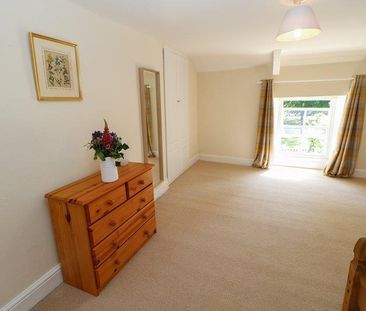 2 bedroom semi-detached house to rent - Photo 6