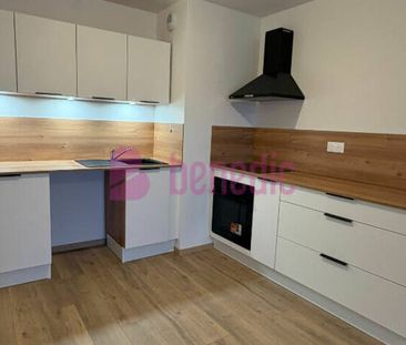 F3-proche METZ TECHNOPOLE - ARRET METTIS - PARKING EXTERIEUR - Photo 1